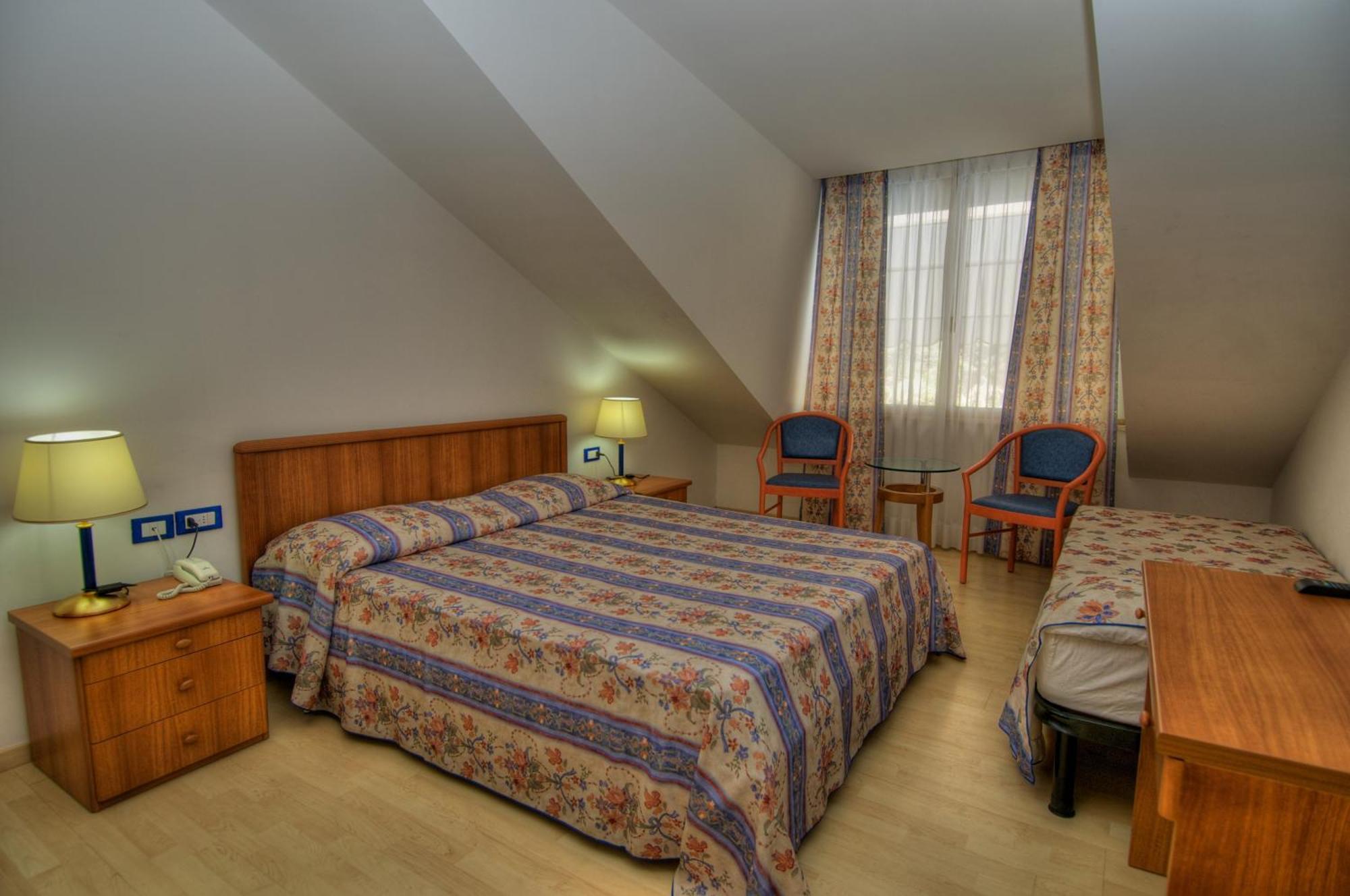 Hotel Caracas Λινιάνο Σαμπιαντόρο Εξωτερικό φωτογραφία