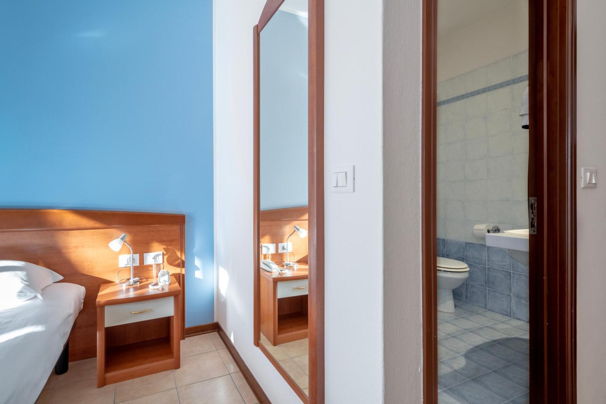 Hotel Caracas Λινιάνο Σαμπιαντόρο Εξωτερικό φωτογραφία