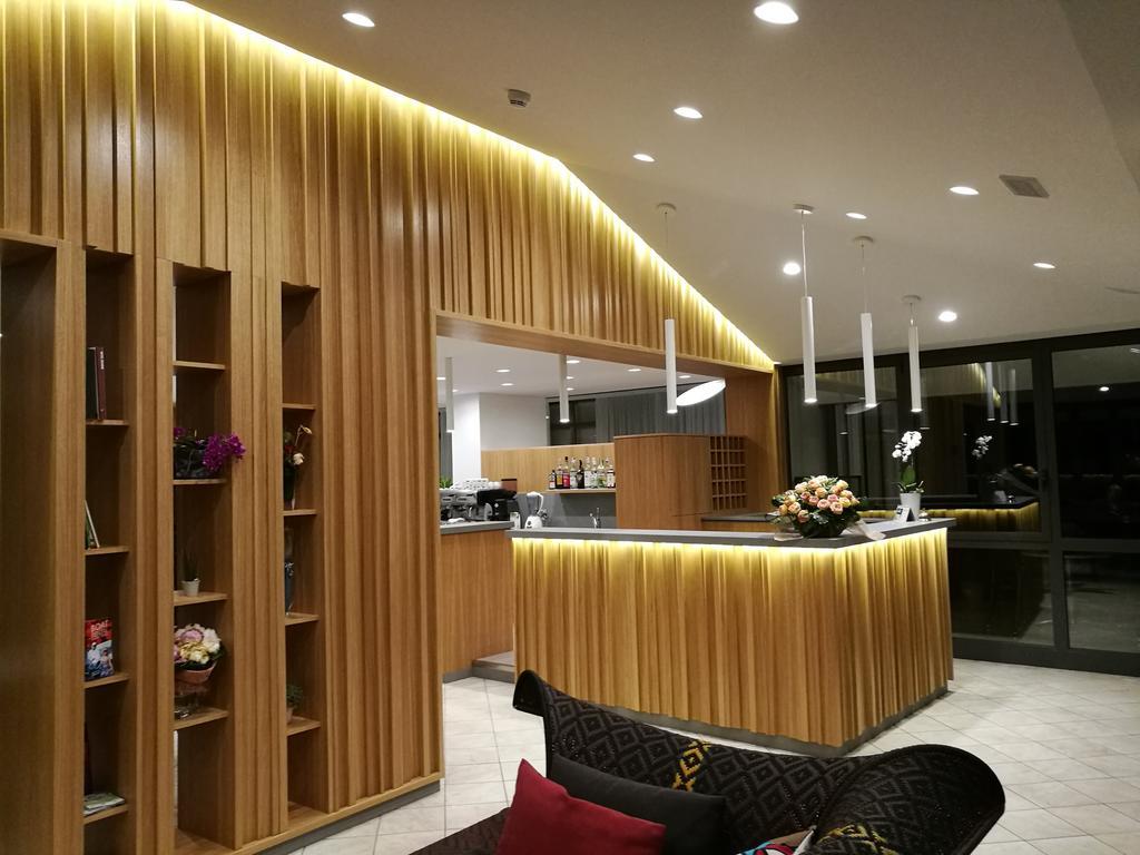 Hotel Caracas Λινιάνο Σαμπιαντόρο Εξωτερικό φωτογραφία